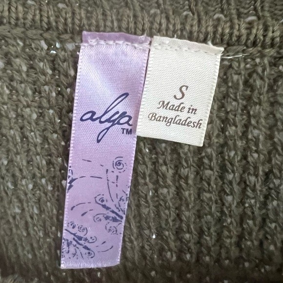 Francesca’s Alya olive green knit sweater dress size small - Picture 6 of 7